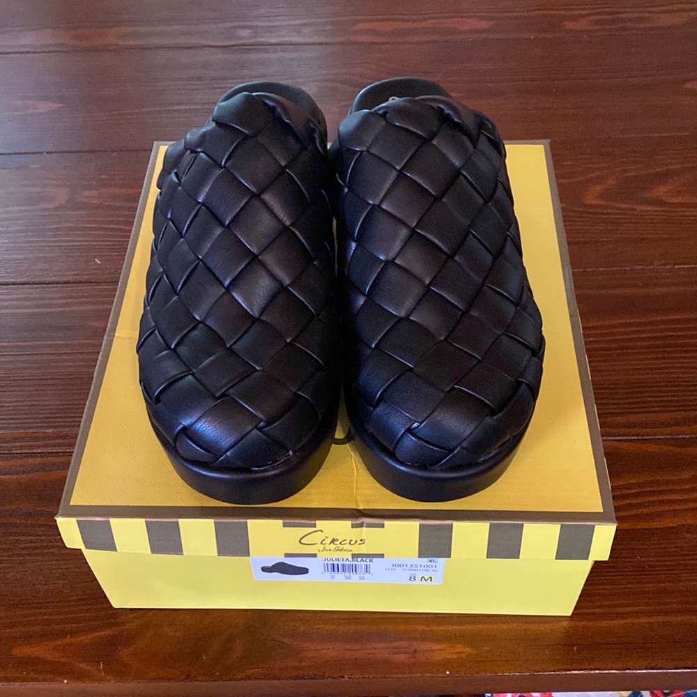 Clogs